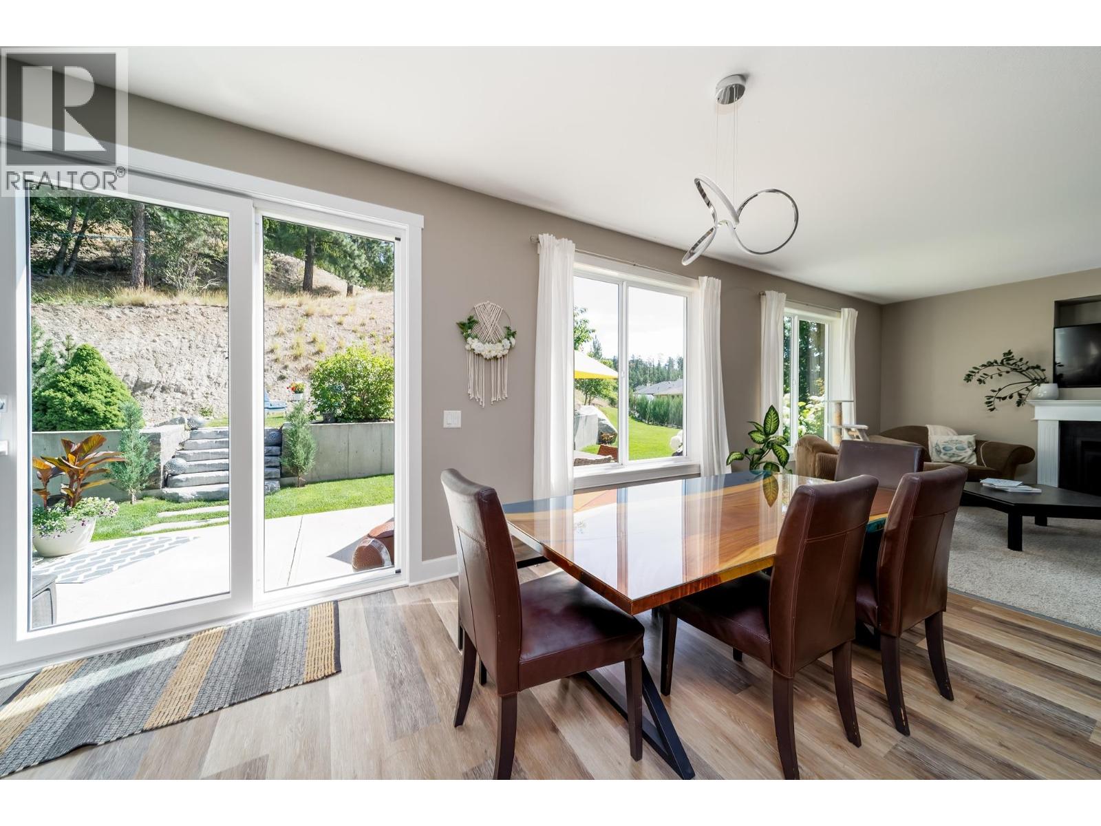  2052 Sunview Drive, West Kelowna