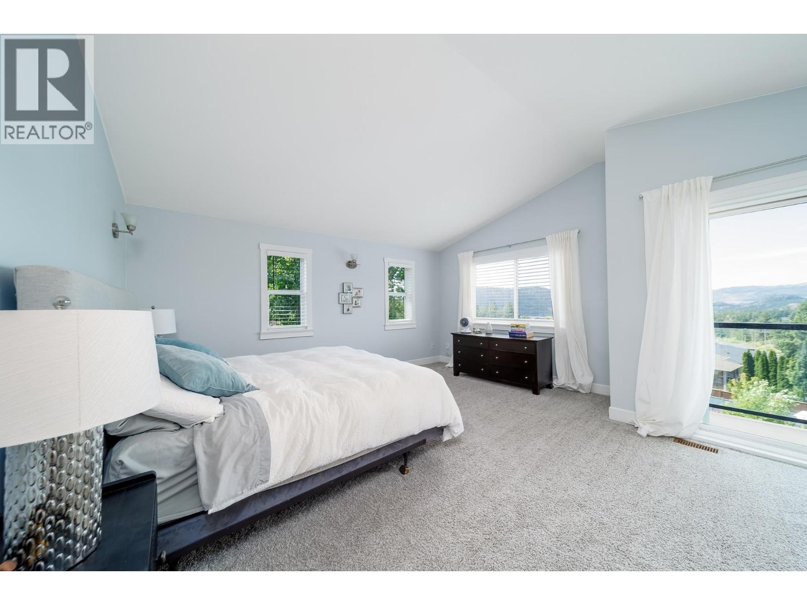  2052 Sunview Drive, West Kelowna