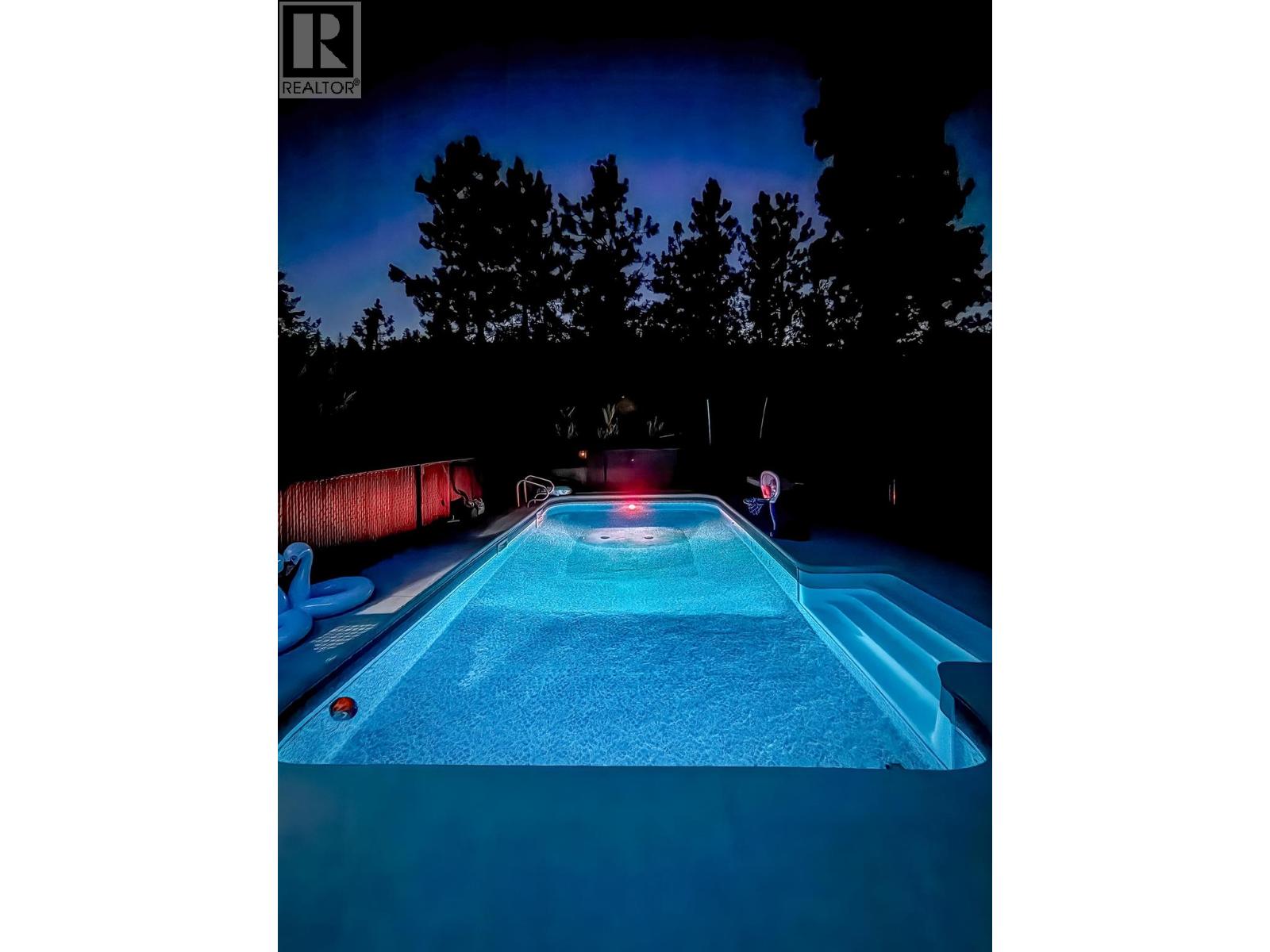  2052 Sunview Drive, West Kelowna