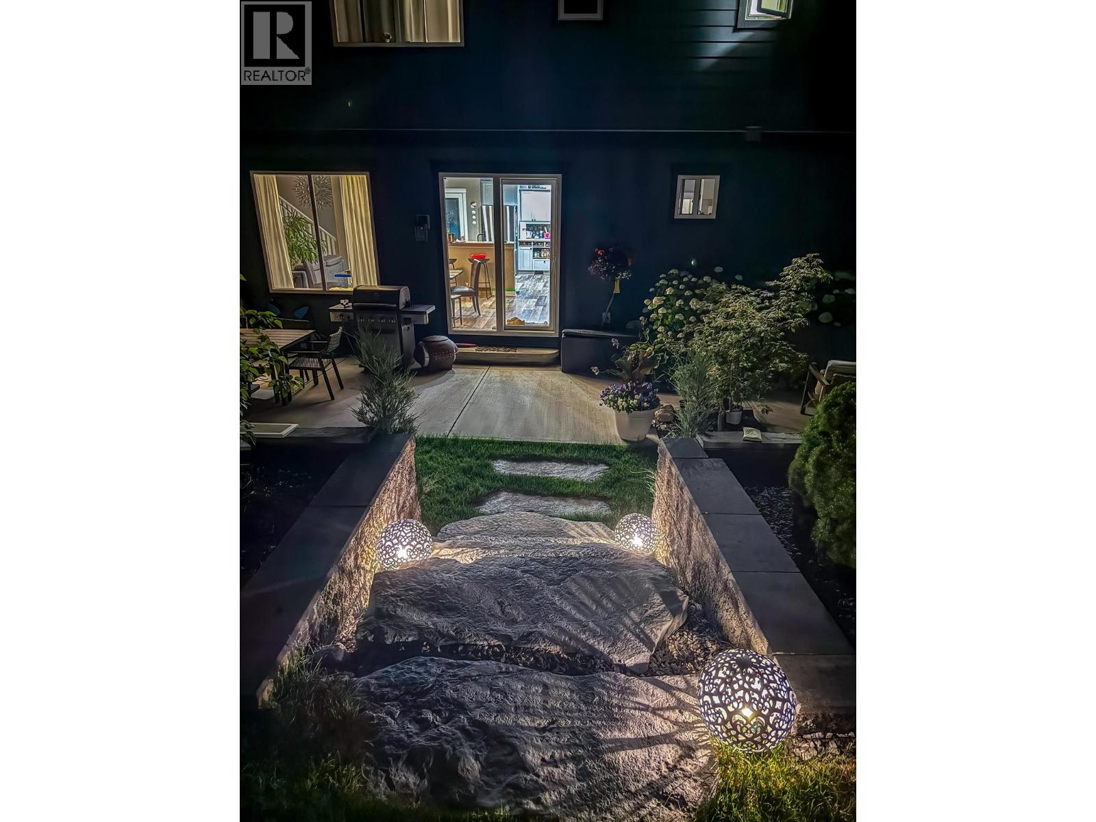  2052 Sunview Drive, West Kelowna
