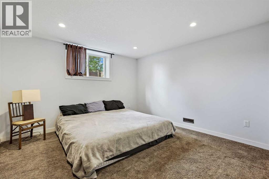 Single Family House Bungalow for Sale in  Governor Drive SW Glamorgan Calgary 