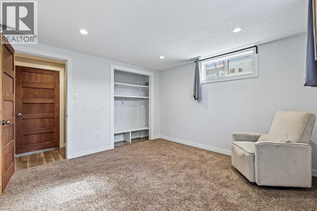 Single Family House Bungalow for Sale in  Governor Drive SW Glamorgan Calgary 