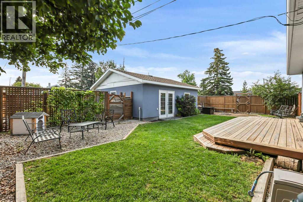 Single Family House Bungalow for Sale in  Governor Drive SW Glamorgan Calgary 