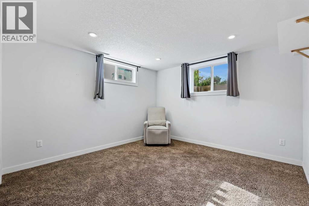 Single Family House Bungalow for Sale in  Governor Drive SW Glamorgan Calgary 