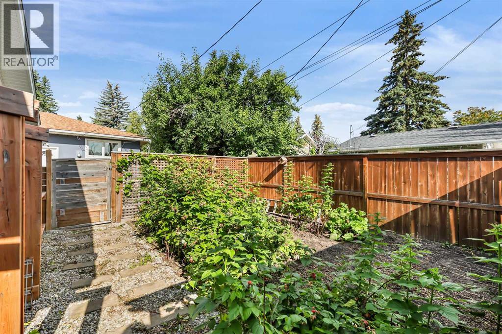 Single Family House Bungalow for Sale in  Governor Drive SW Glamorgan Calgary 