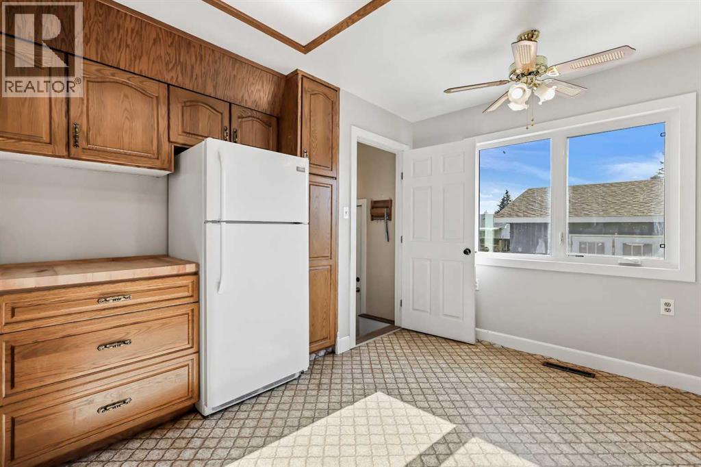 92 Governor Drive SW, Calgary, Alberta
