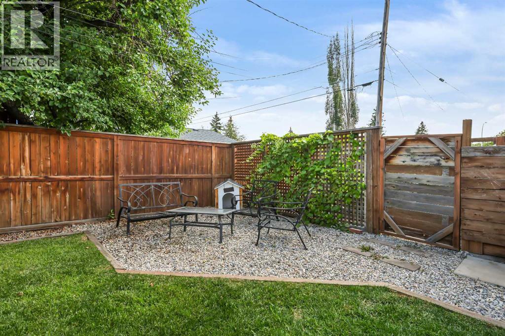Single Family House Bungalow for Sale in  Governor Drive SW Glamorgan Calgary 