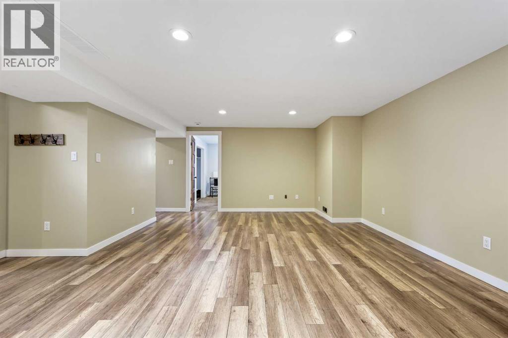 Single Family House Bungalow for Sale in  Governor Drive SW Glamorgan Calgary 