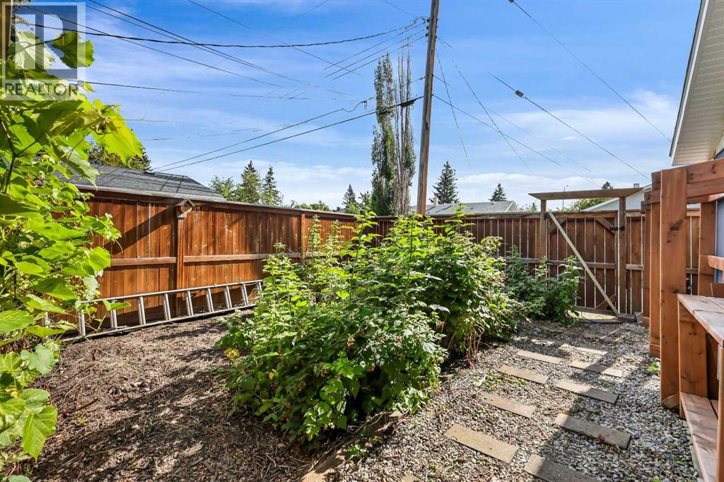 Single Family House Bungalow for Sale in  Governor Drive SW Glamorgan Calgary 