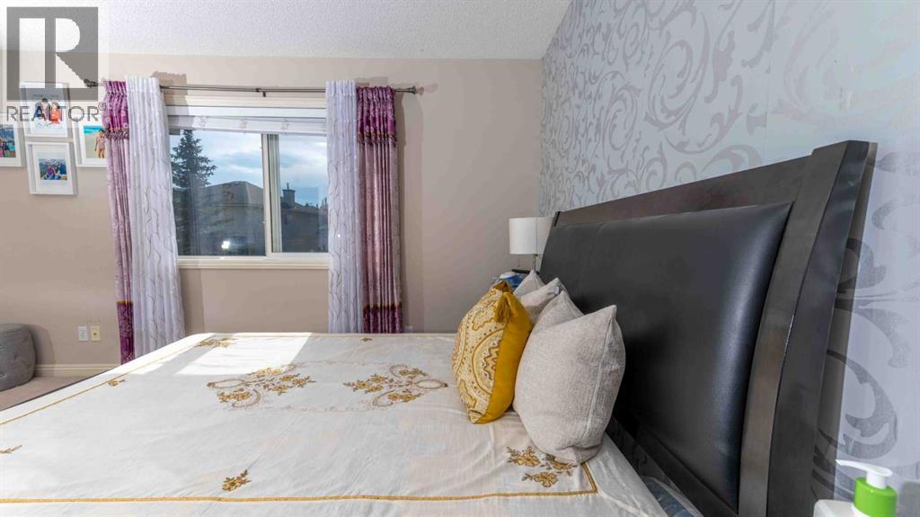 Photo 32 of 87 Kincora Drive Nw, Calgary AB