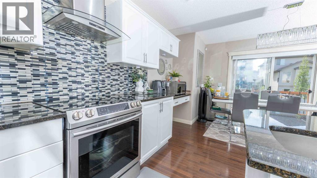 Photo 19 of 87 Kincora Drive Nw, Calgary AB