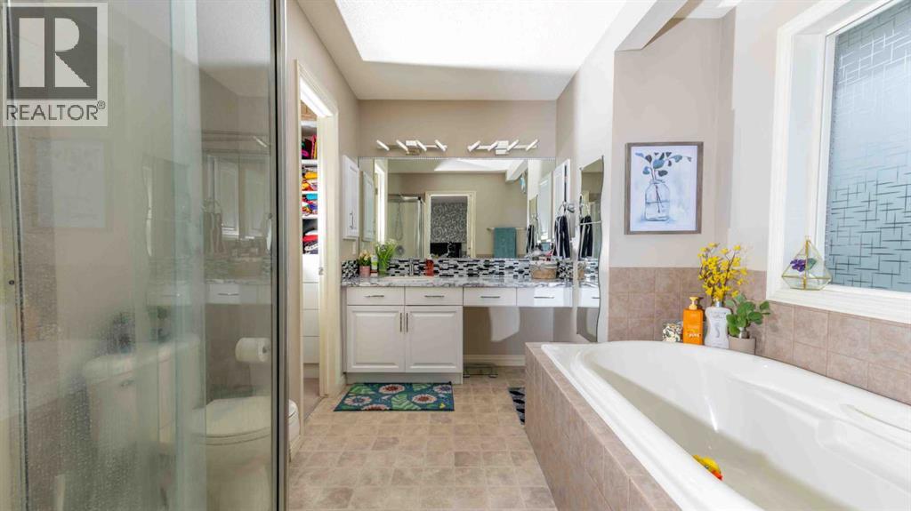 Photo 23 of 87 Kincora Drive Nw, Calgary AB
