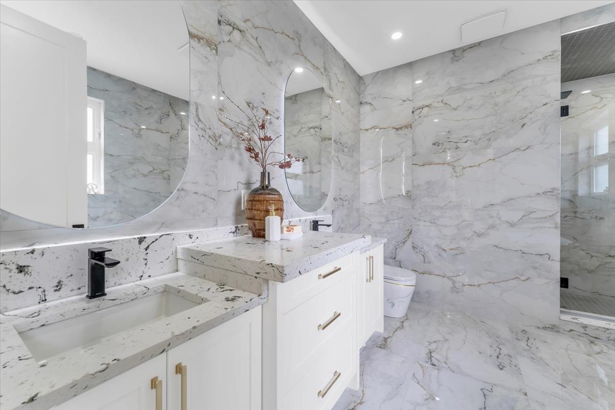Photo 9 of 23820 Old Yale Road, Langley BC