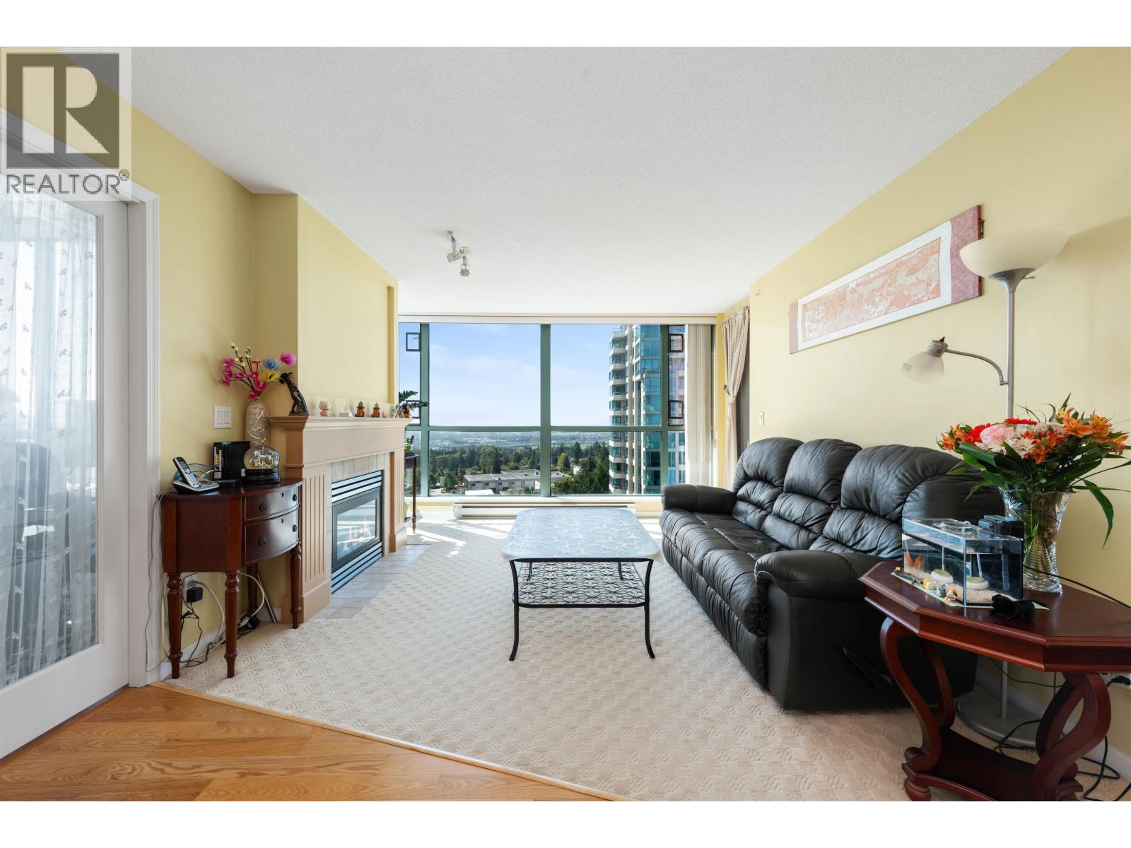Photo 11 of 1203 6611 Southoaks Crescent, Burnaby BC