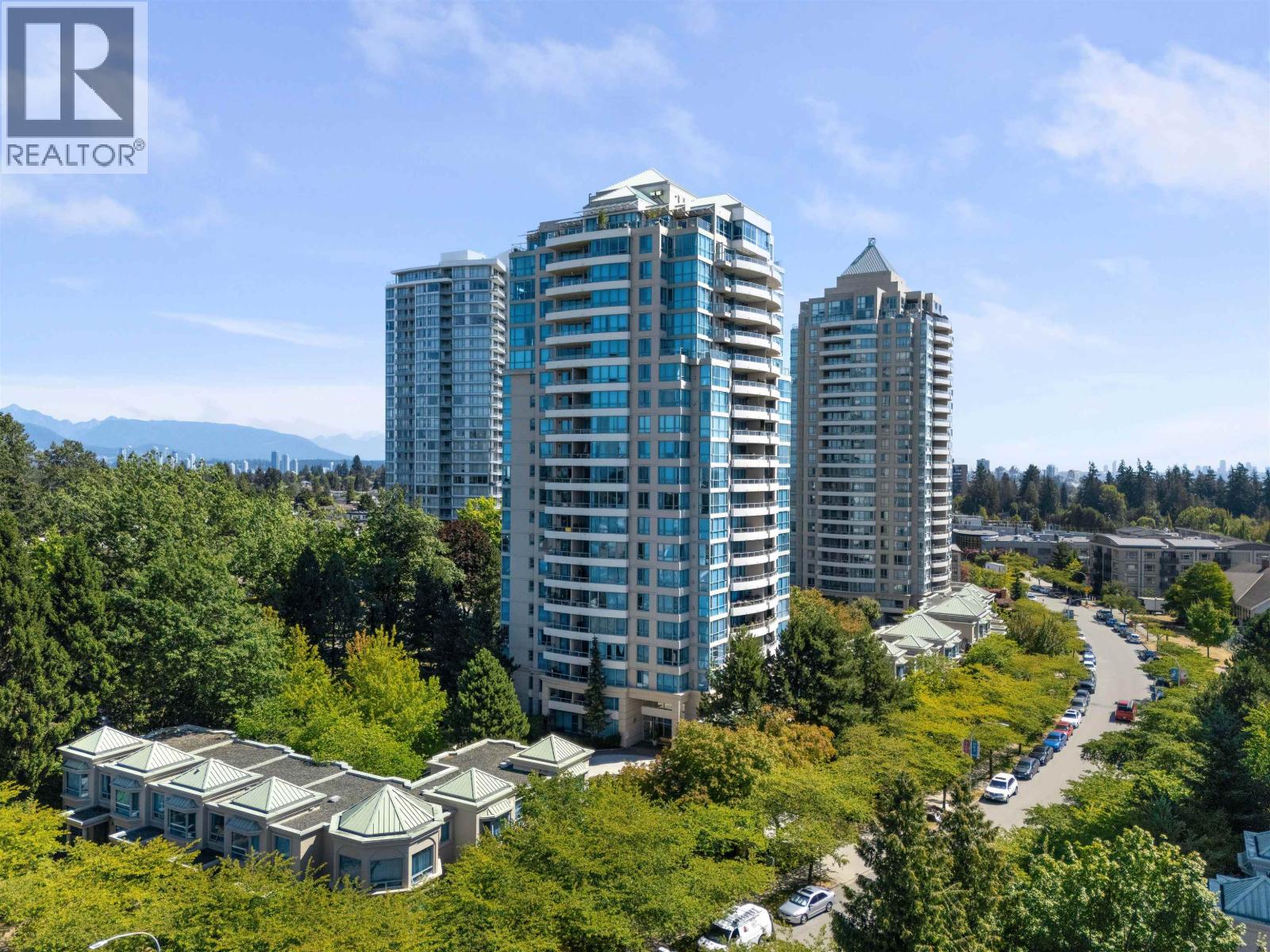 Photo 9 of 1203 6611 Southoaks Crescent, Burnaby BC