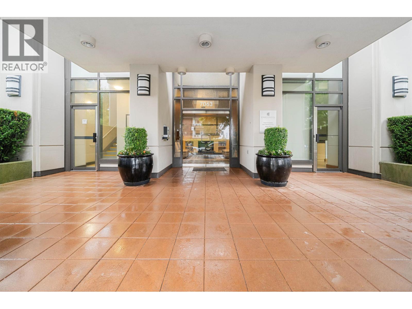 Photo 9 of 607 7063 Hall Avenue, Burnaby BC