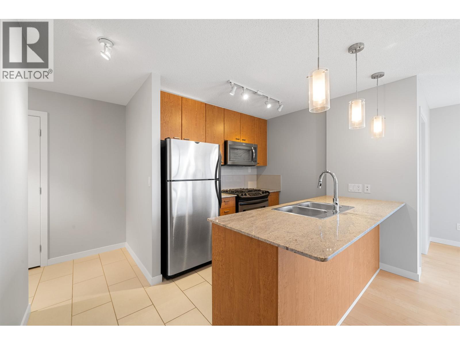 Photo 19 of 607 7063 Hall Avenue, Burnaby BC