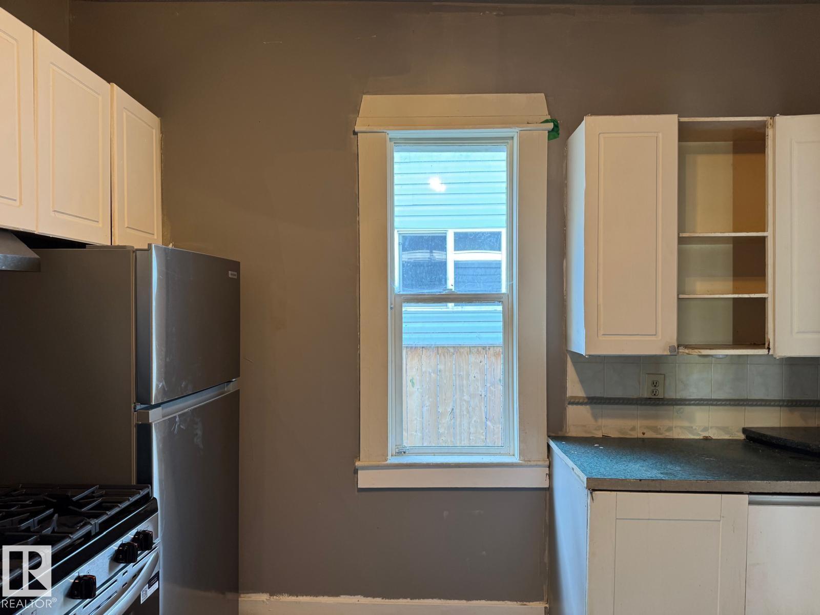 Photo 6 of 11734 87 St Nw, Edmonton AB