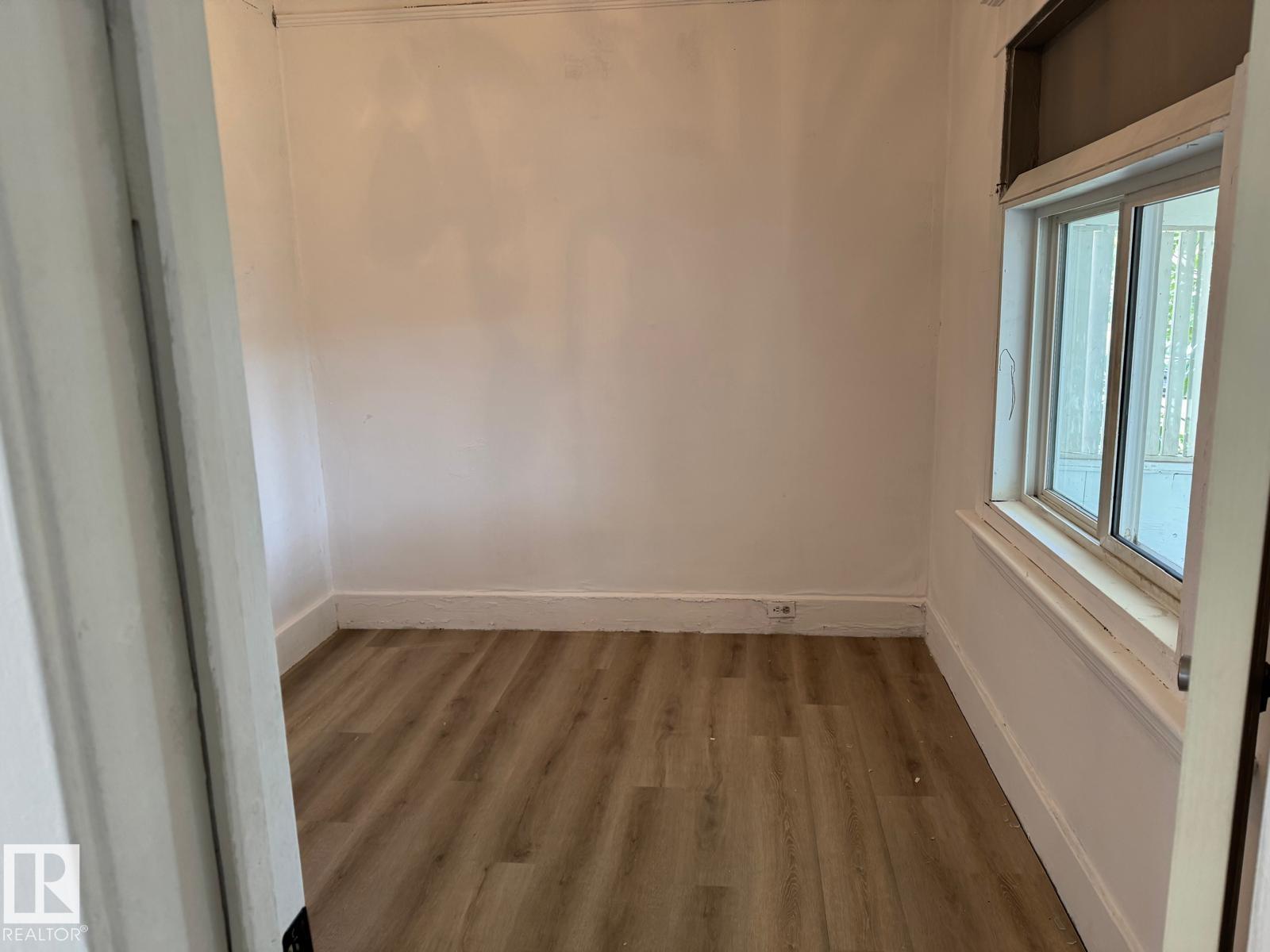 Photo 27 of 11734 87 St Nw, Edmonton AB