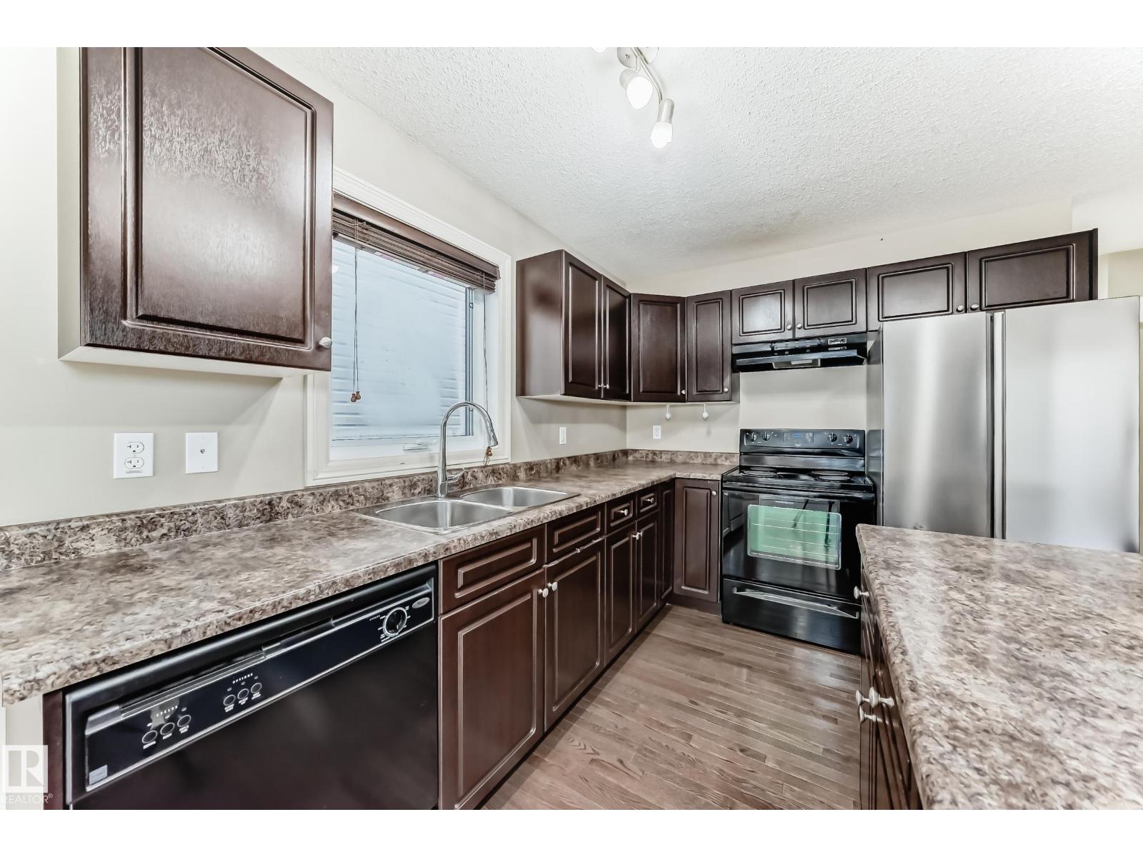 Photo 10 of 7 655 Tamarack Rd Nw, Edmonton AB