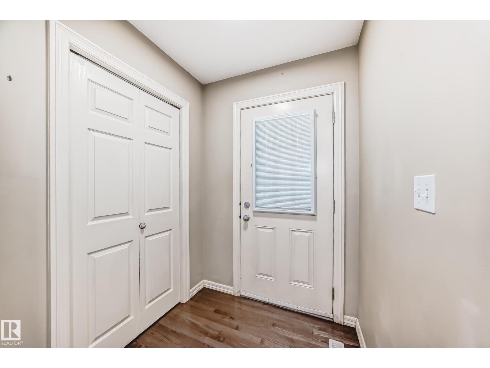 Photo 3 of 7 655 Tamarack Rd Nw, Edmonton AB