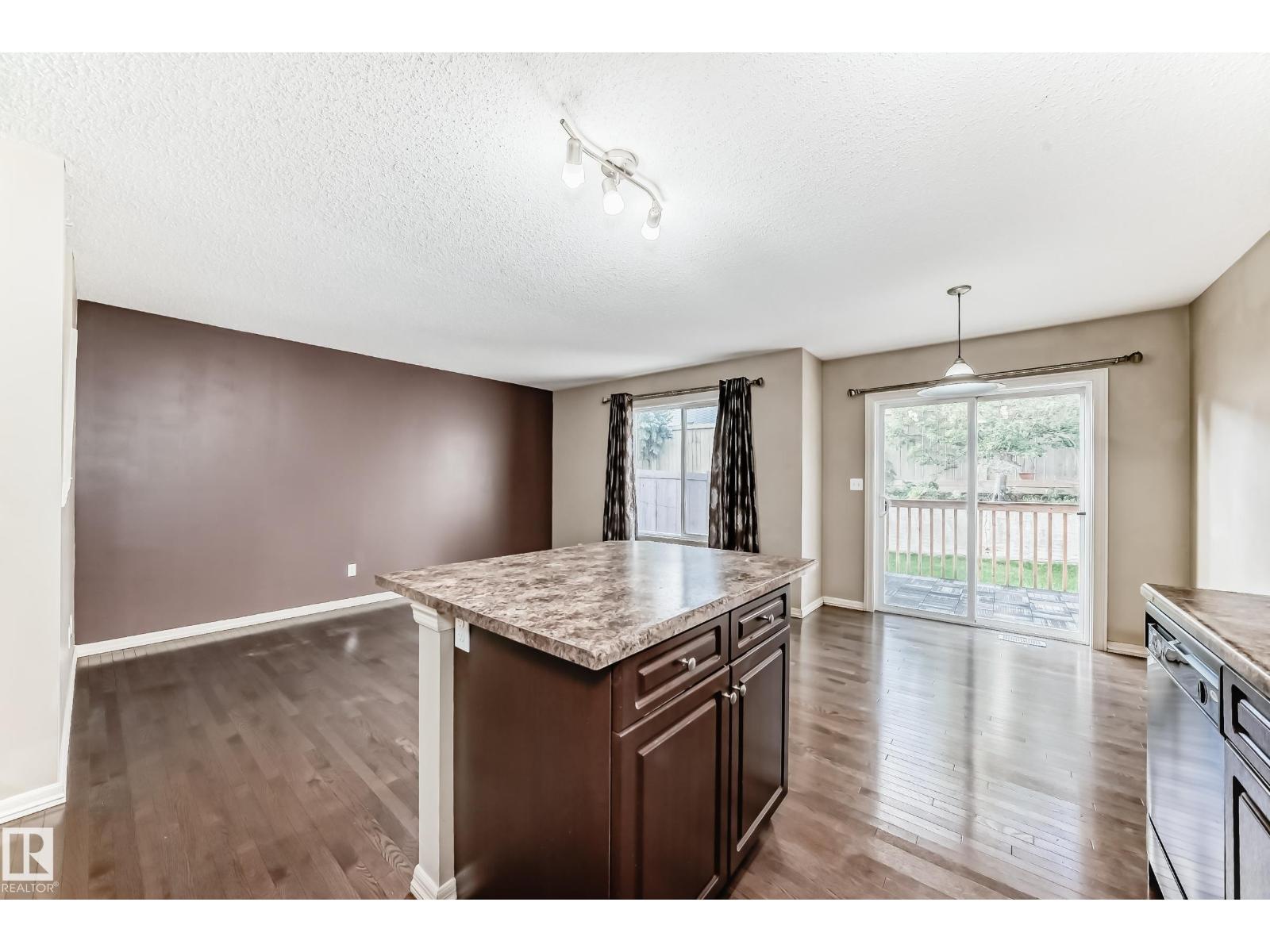 Photo 7 of 7 655 Tamarack Rd Nw, Edmonton AB