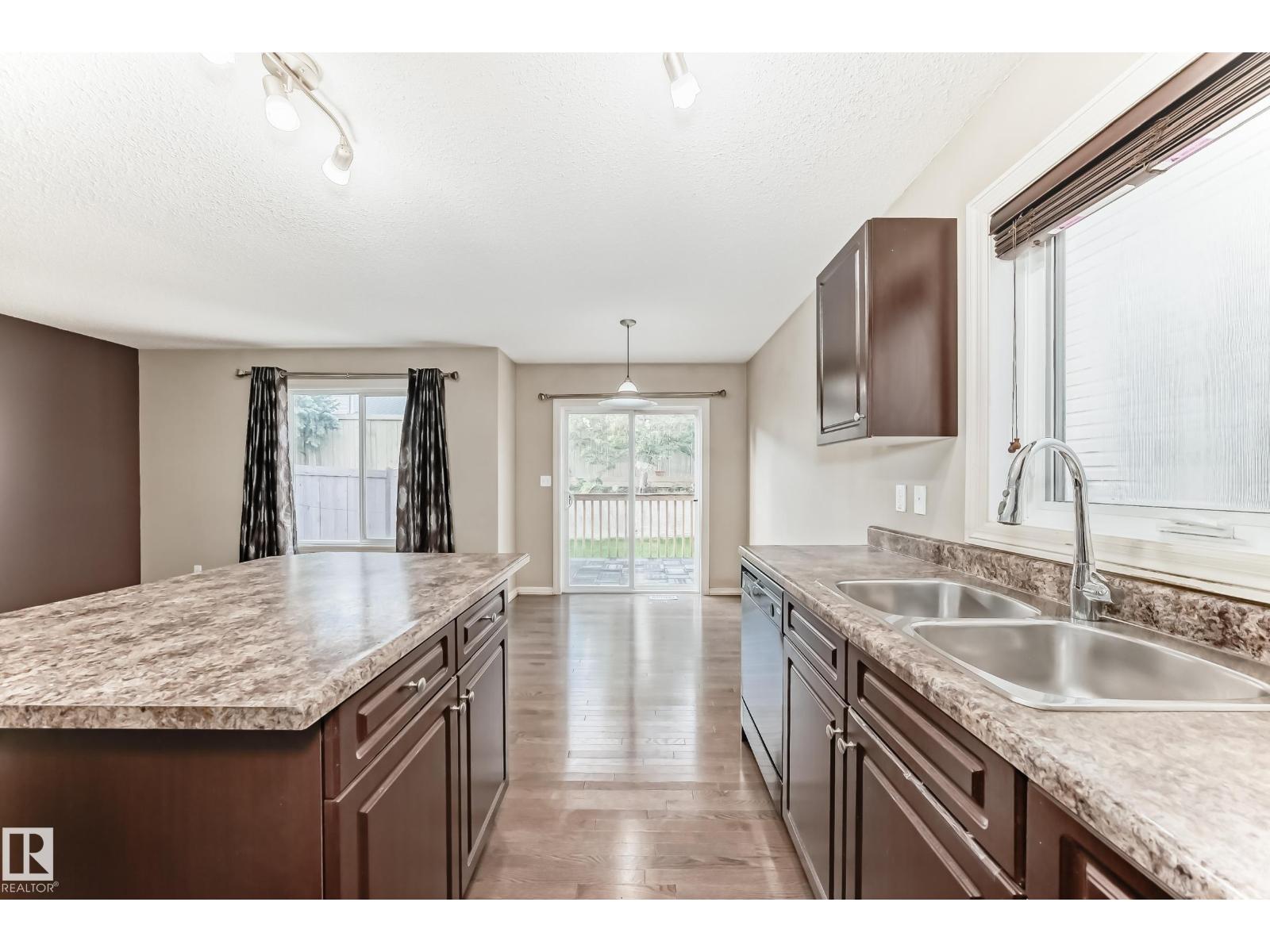Photo 9 of 7 655 Tamarack Rd Nw, Edmonton AB