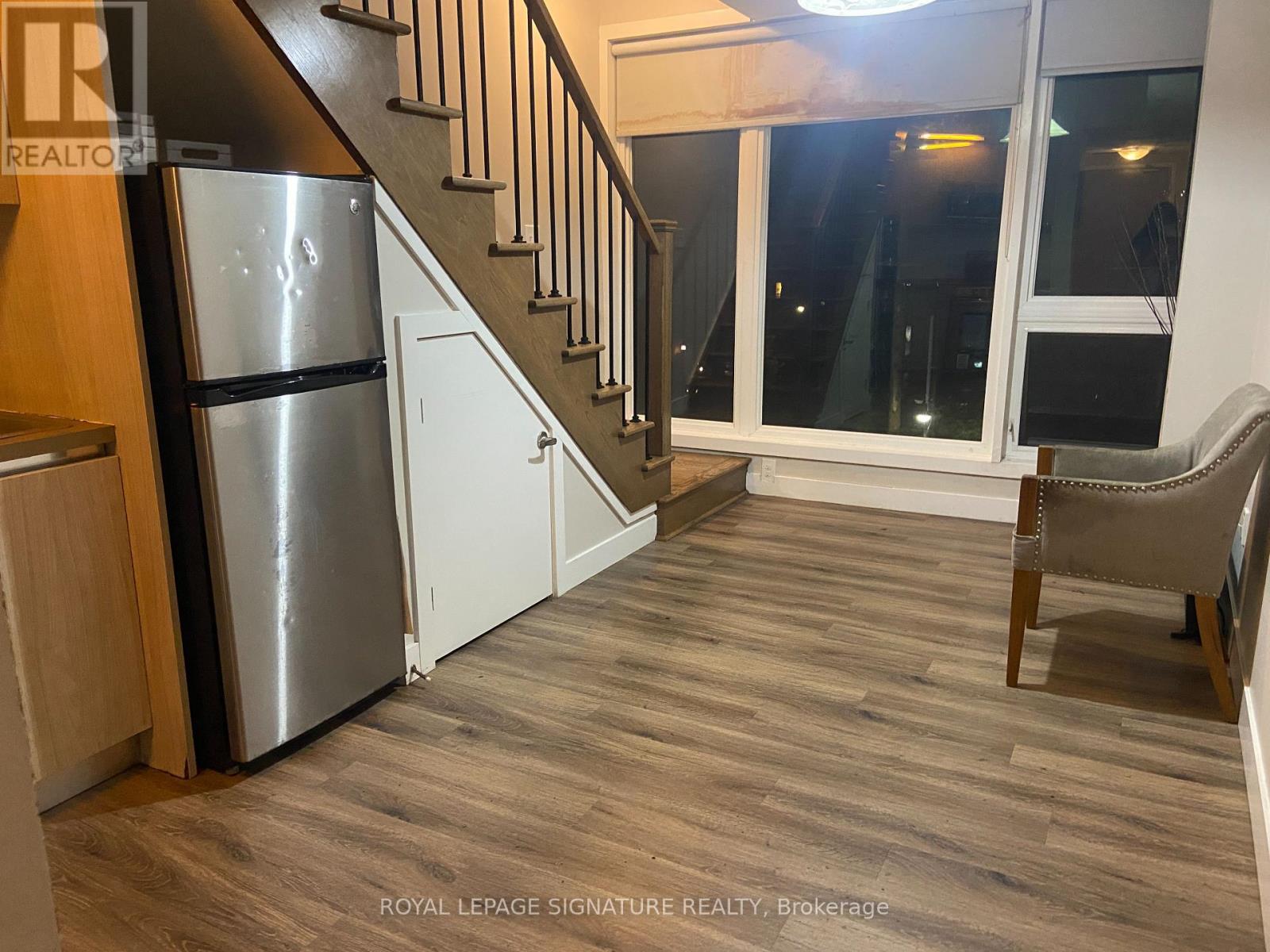 Photo 1 of 402 335 College Street, Toronto ON