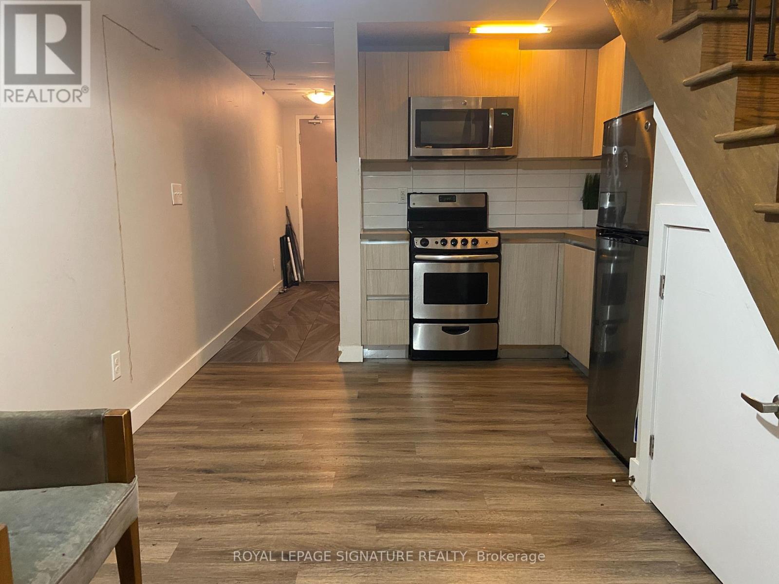 Photo 15 of 402 335 College Street, Toronto ON