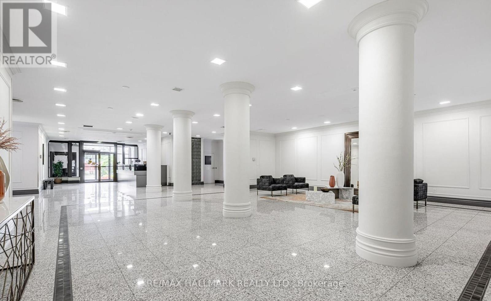 Photo 38 of 1214 7 Bishop Avenue, Toronto ON
