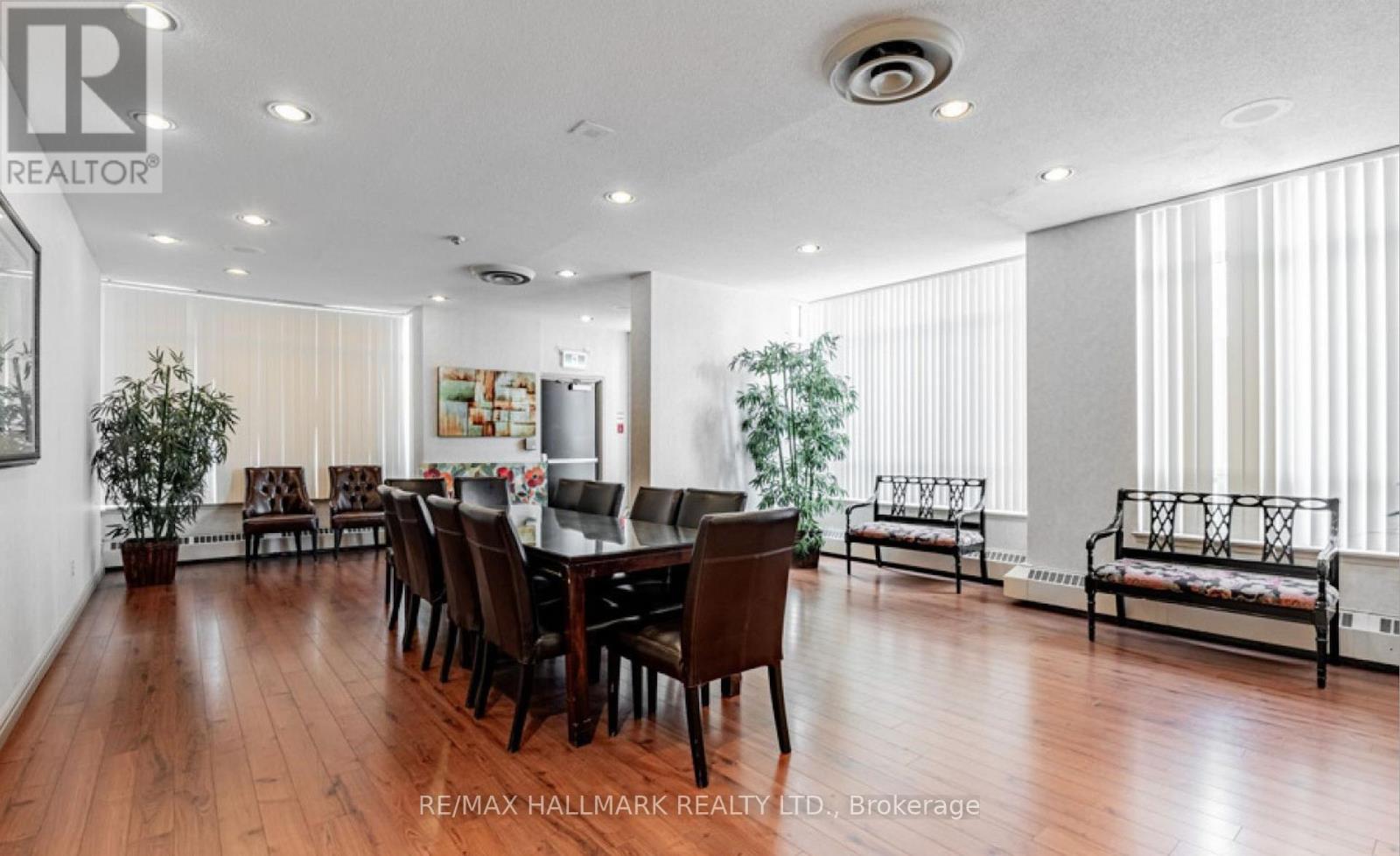 Photo 6 of 1214 7 Bishop Avenue, Toronto ON