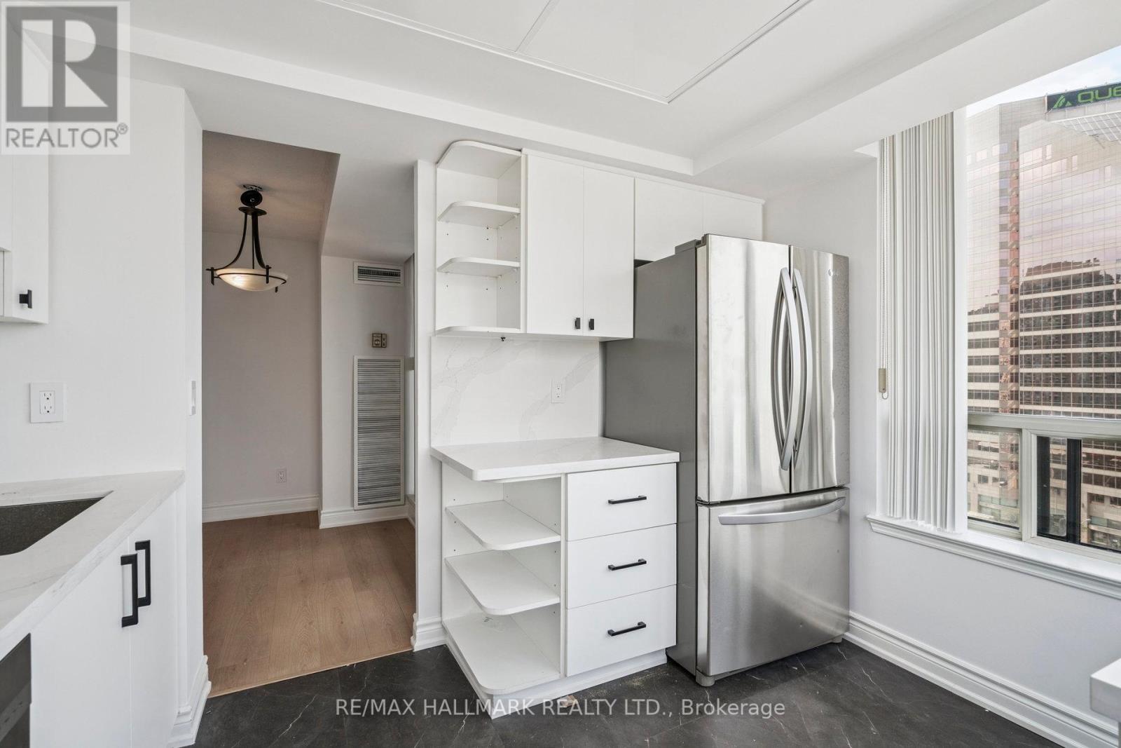 Photo 19 of 1214 7 Bishop Avenue, Toronto ON