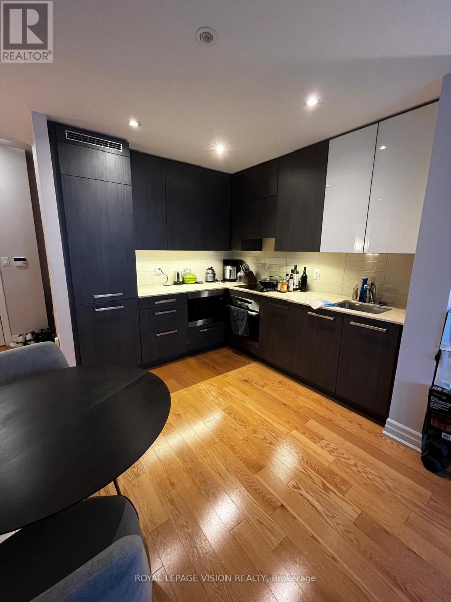 Photo 10 of 2701 8 The Esplanade Avenue, Toronto ON
