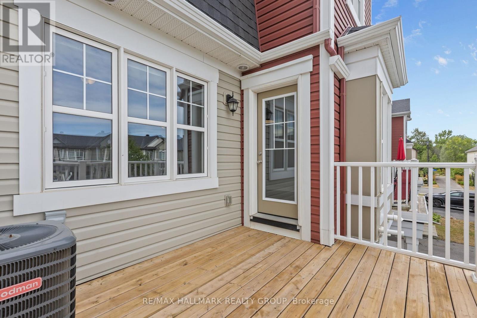 Photo 15 of 463 White Arctic Avenue, Ottawa ON