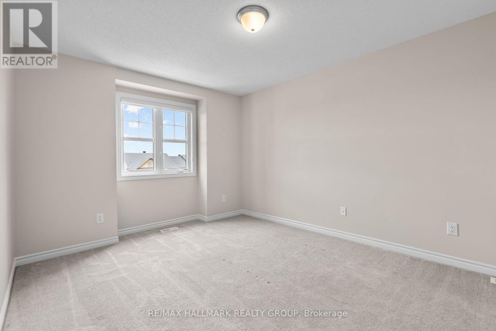 Photo 1 of 463 White Arctic Avenue, Ottawa ON