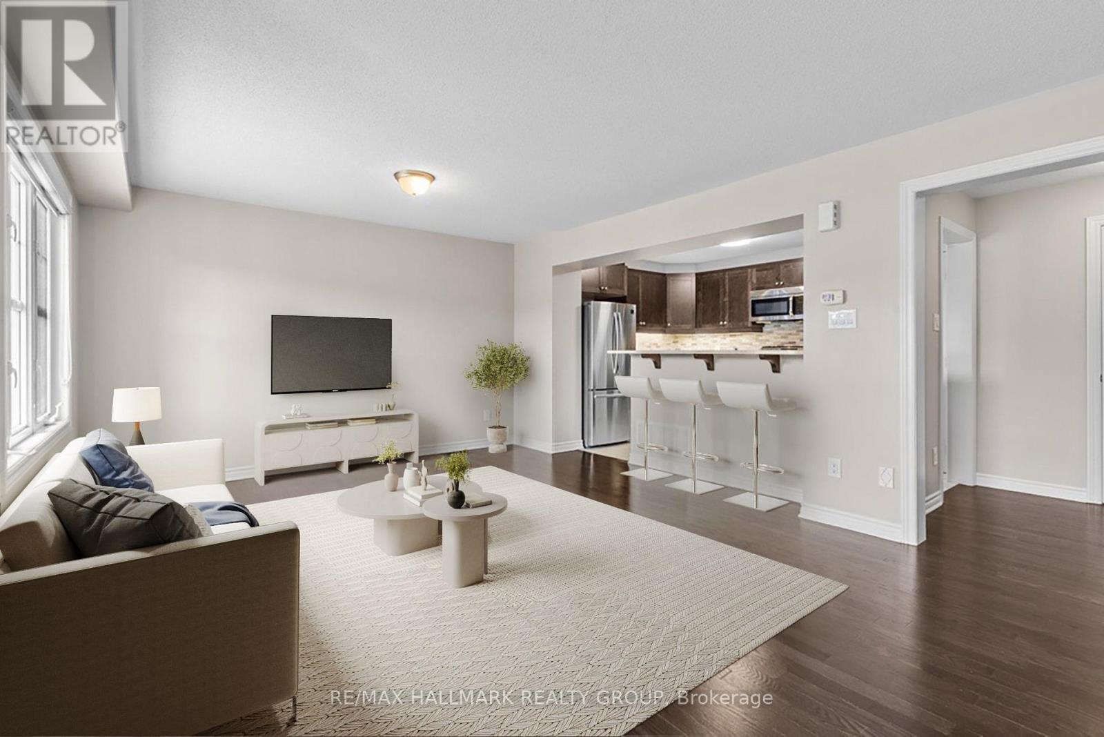 Photo 4 of 463 White Arctic Avenue, Ottawa ON