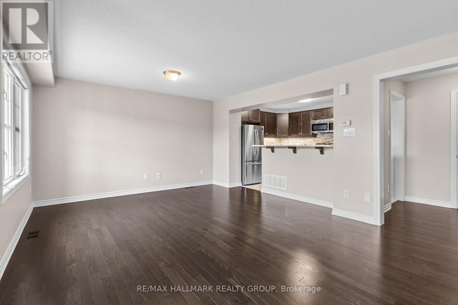 Photo 23 of 463 White Arctic Avenue, Ottawa ON