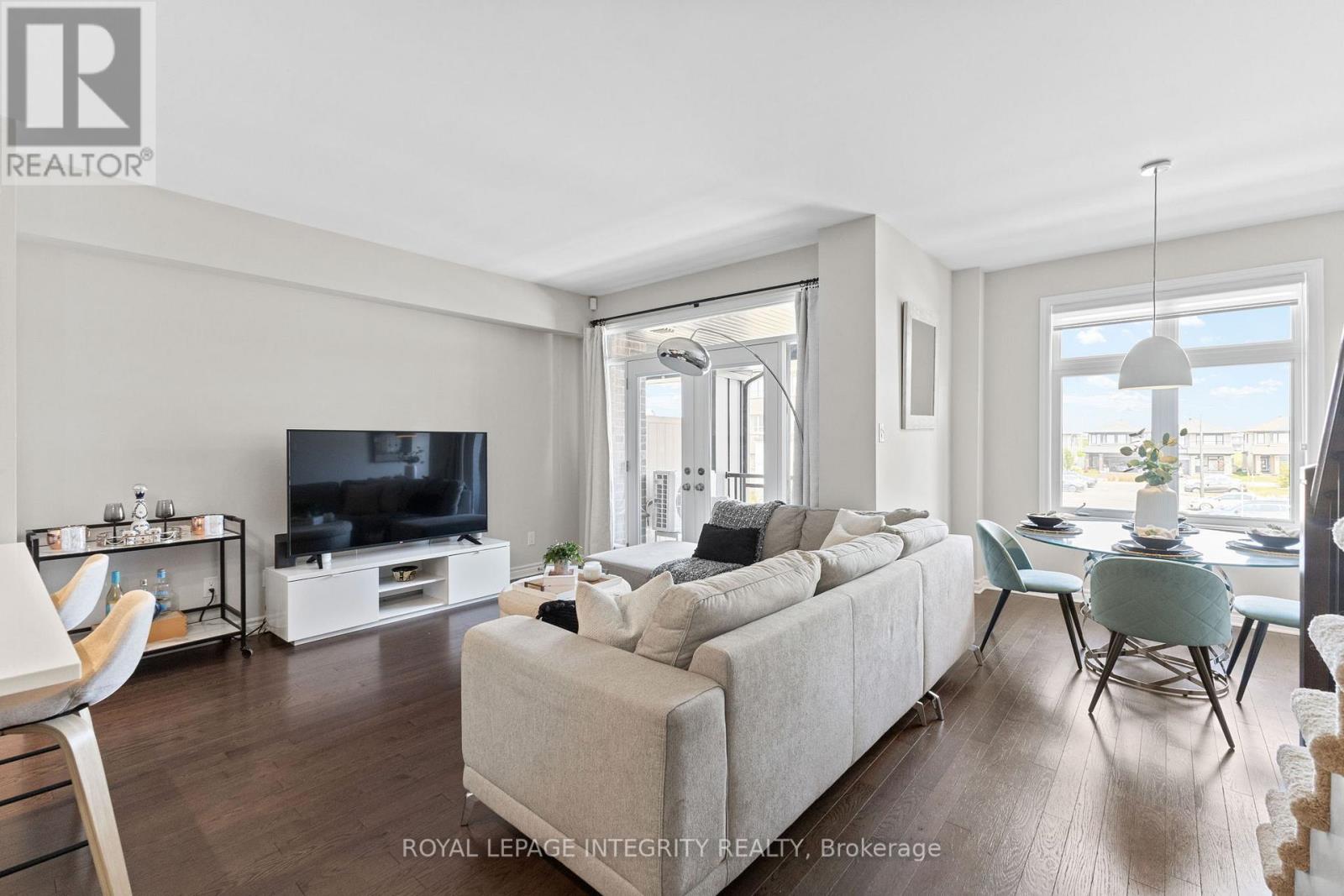 Photo 4 of 611 Compass Street, Ottawa ON