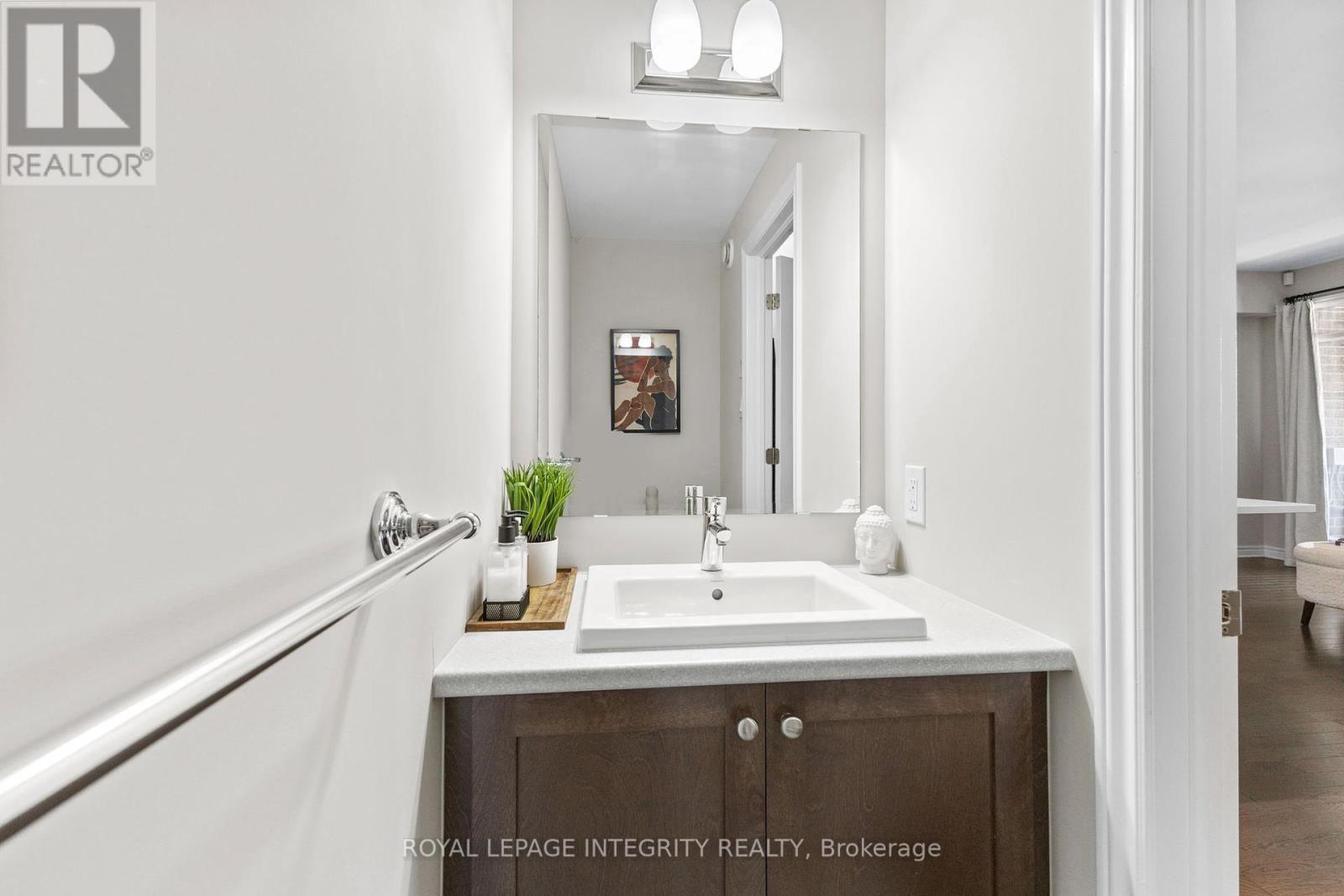 Photo 5 of 611 Compass Street, Ottawa ON