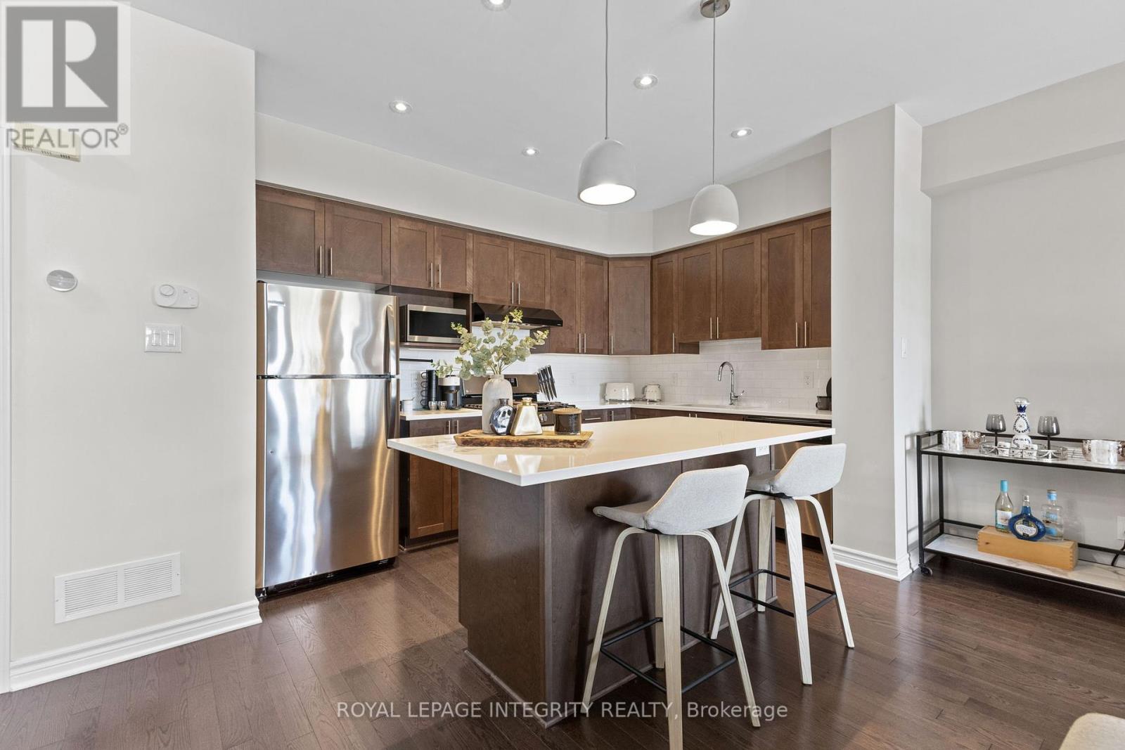 Photo 3 of 611 Compass Street, Ottawa ON