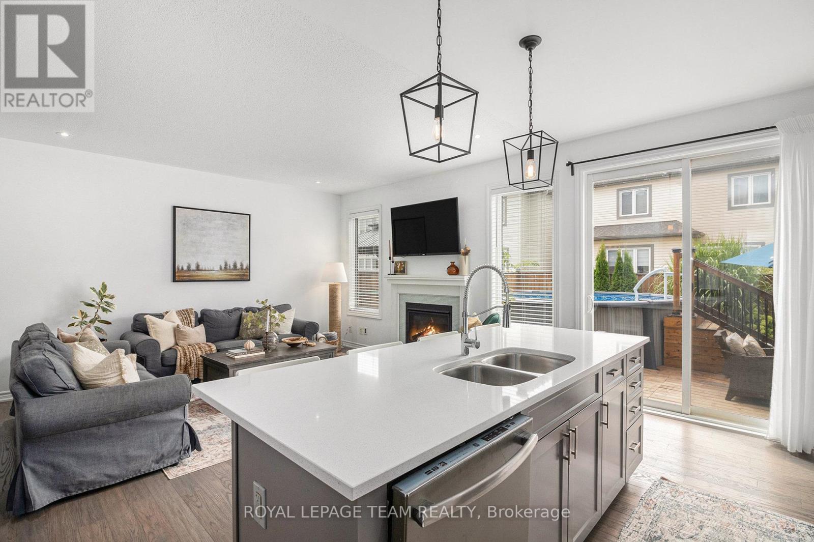 Photo 7 of 283 Casa Grande Circle, Ottawa ON