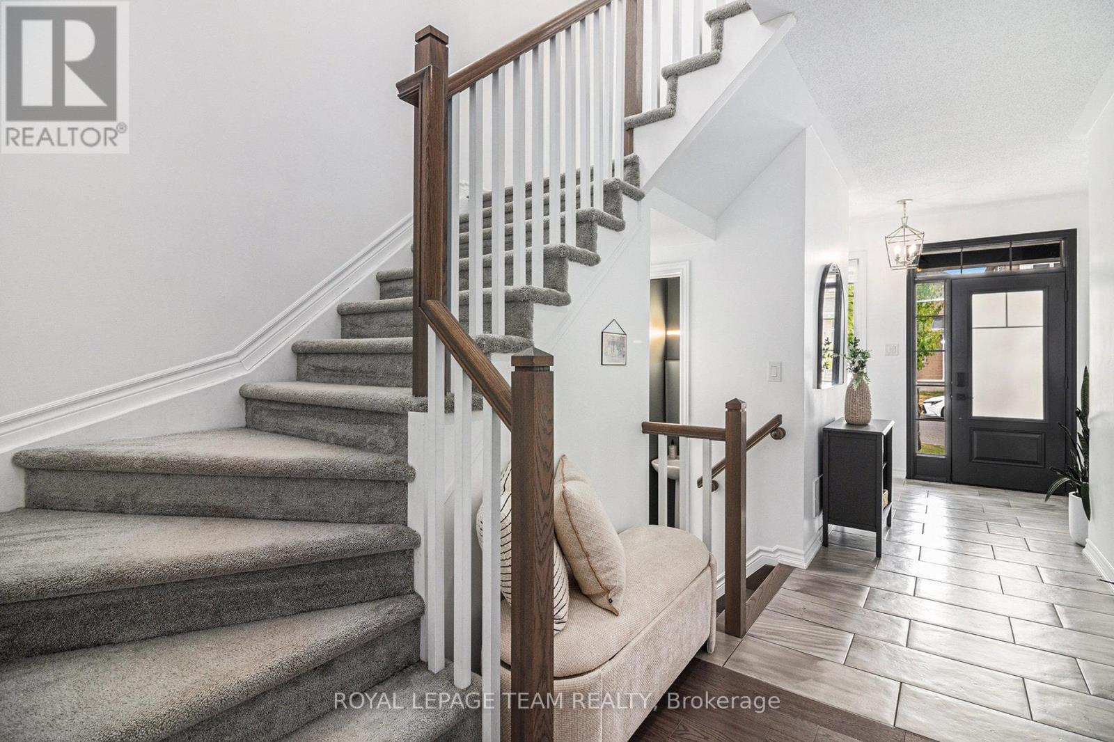 Photo 26 of 283 Casa Grande Circle, Ottawa ON