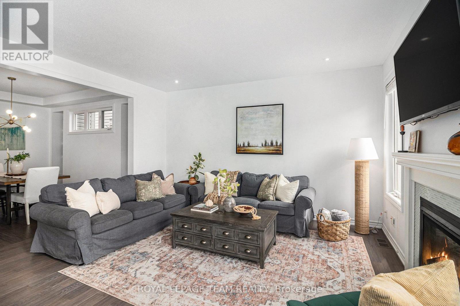 Photo 4 of 283 Casa Grande Circle, Ottawa ON