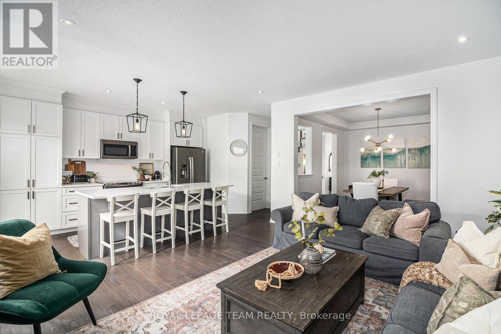 Photo 17 of 283 Casa Grande Circle, Ottawa ON