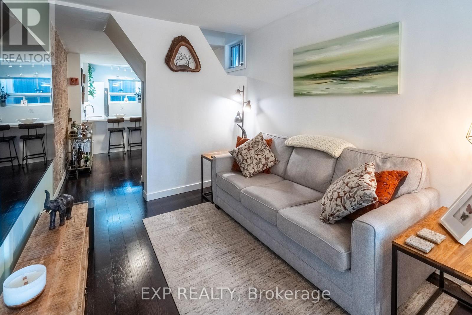 Photo 10 of 819 Craven Road, Toronto ON