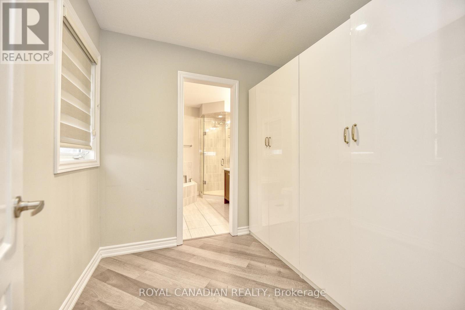 Photo 8 of 225 3865 Major Mackenzie Drive, Vaughan ON