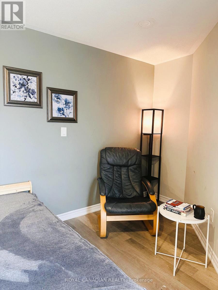 Photo 21 of 225 3865 Major Mackenzie Drive, Vaughan ON
