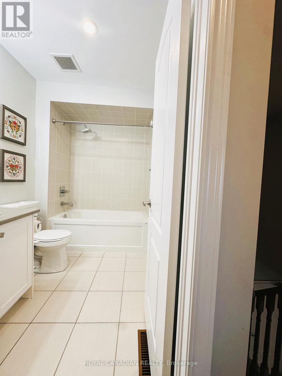 Photo 29 of 225 3865 Major Mackenzie Drive, Vaughan ON