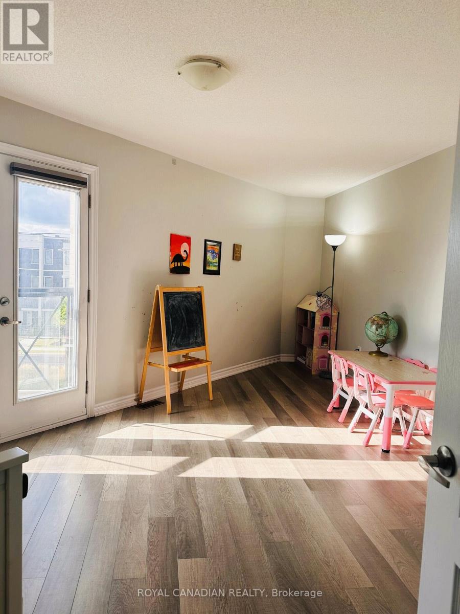 Photo 20 of 225 3865 Major Mackenzie Drive, Vaughan ON