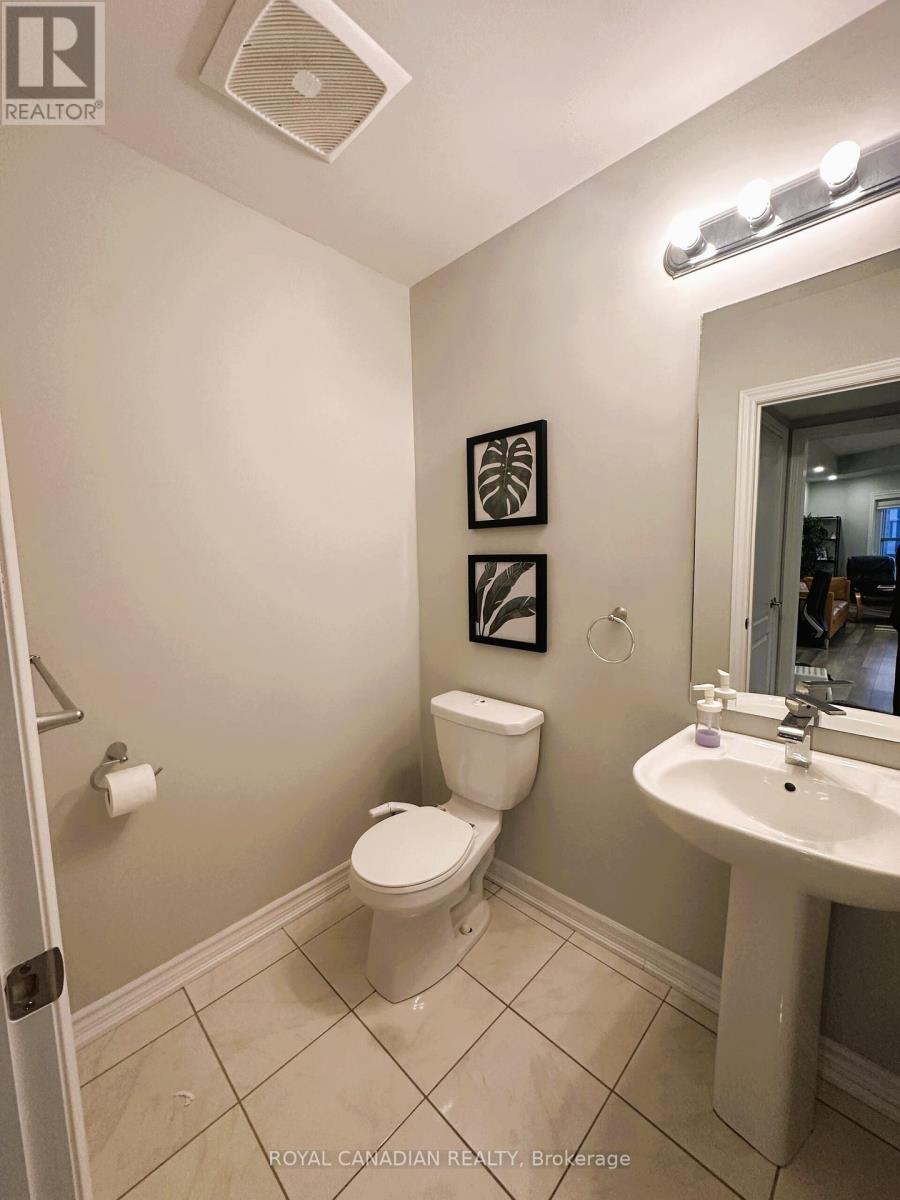 Photo 7 of 225 3865 Major Mackenzie Drive, Vaughan ON
